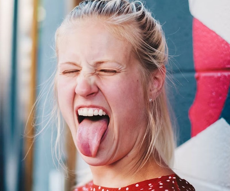 Kada osjetiš dlaku u ustima, a nikako ju ne možeš izvaditi