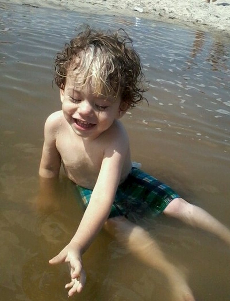 Moj dječak je rođen s plavim šiškama