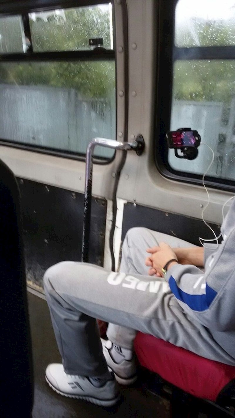 Držač mobitela ne treba se koristiti samo u autu