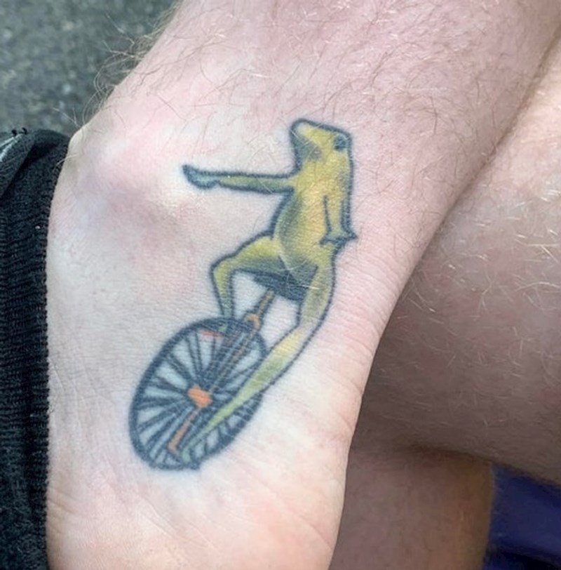 5. "Tip mi se pohvalio novom tetovažom na prvom spoju"