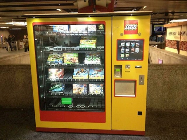 Samo Lego kockice u ovom automatu!