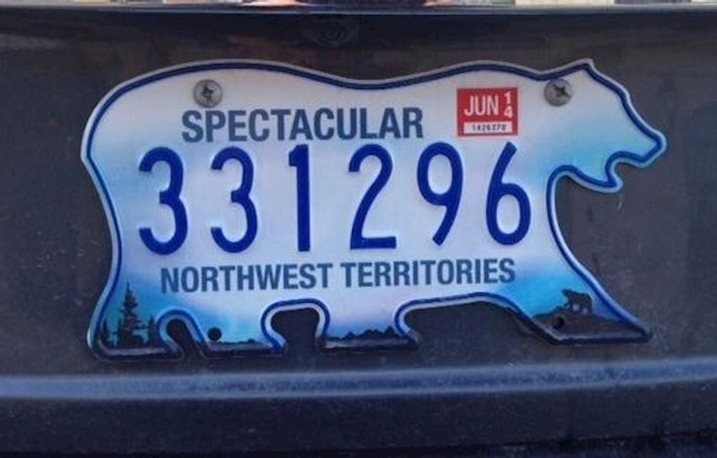 Na krajnjem sjeveru države, registarske oznake na autima u obliku su polarnog medvjeda