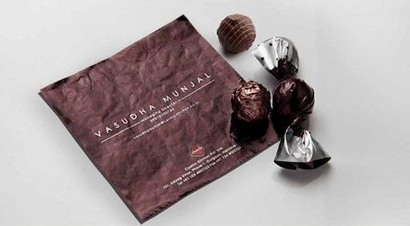 Čokoladni bomboni umotani u omot/vizitku