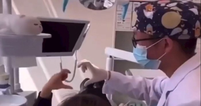 Anestezirana pacijentica pogrešno je protumačila pokret zubara i postala viralni hit, morate vidjeti