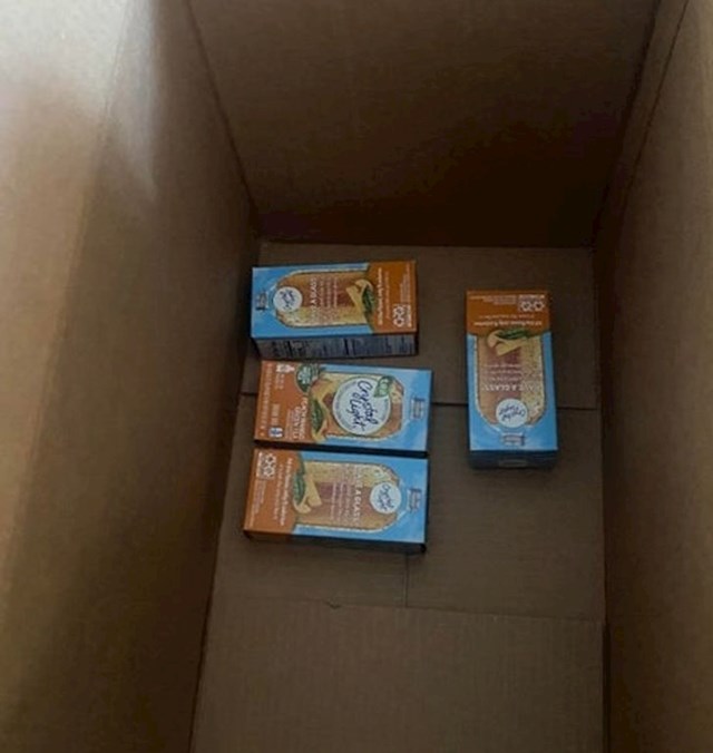 "Amazon je jedva uspio cijelu moju narudžbu stisnuti u jednu kutiju..." 😂