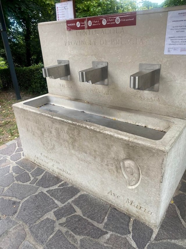 Fontana u Italiji na kojoj besplatno možete piti vodu, hladnu vodu ili mineralnu vodu!
