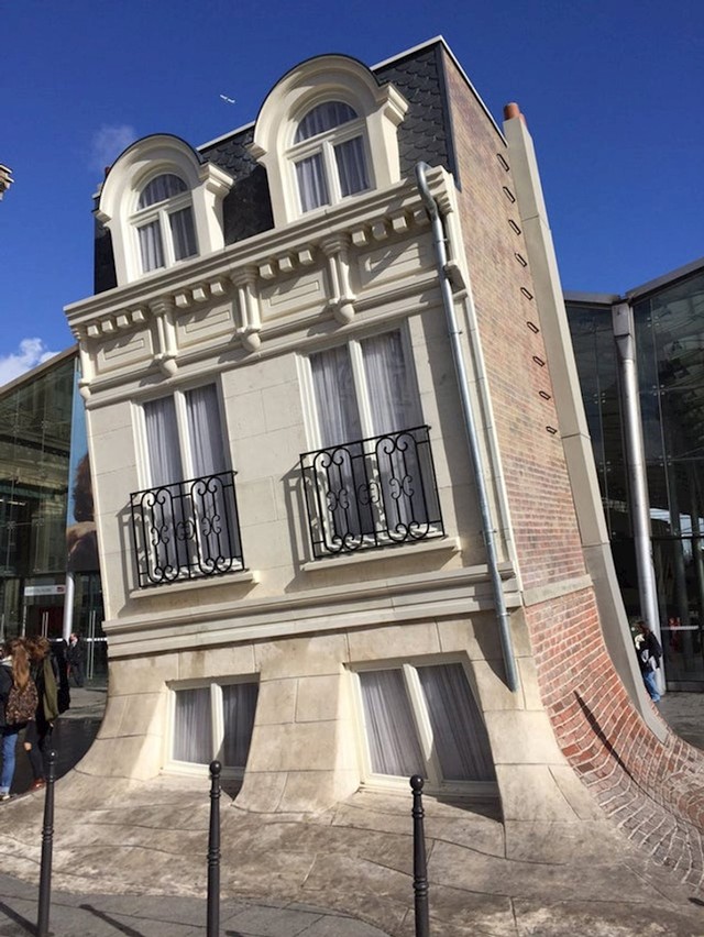 Kuća koja se otapa, Pariz