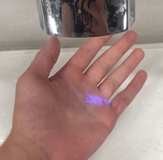 Na ruci vam se pojavi natpis kada su ruke suhe