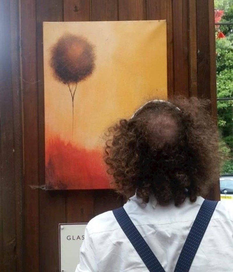 On nije svjestan kako to izgleda ljudima iza njega...