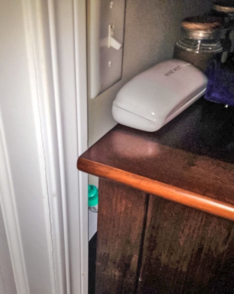 "Pitao sam ženu gdje su mi kapi za nos. Poslala je da su ispod sklopke, između zida i ormarića..."