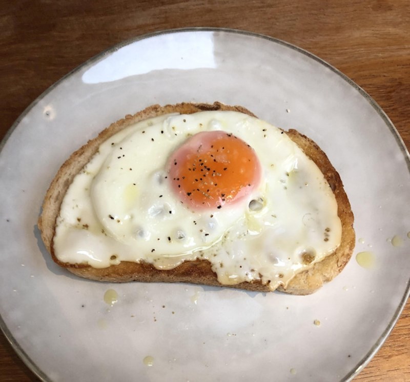 "Bjelanjak je poprimio potpuno isti oblik kao kriška kruha koju sam pripremila za ovo jaje!"