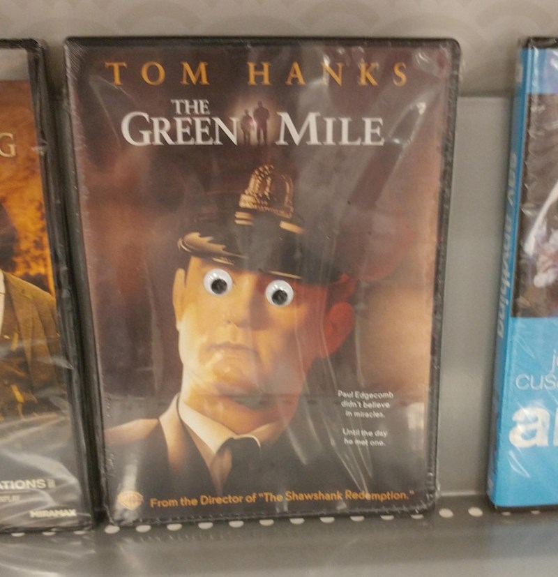 "Netko je zalijepio oči na omote DVD-ova"