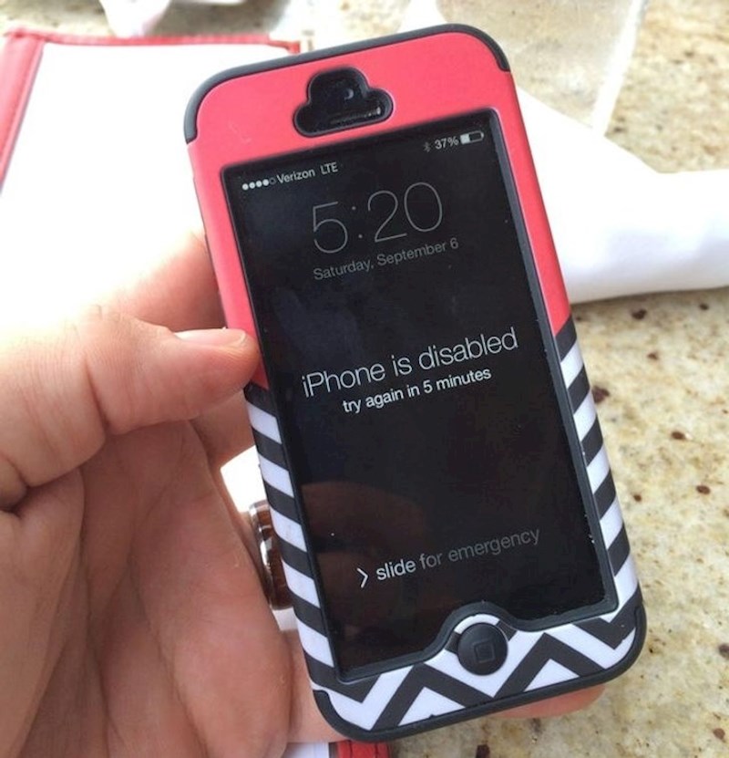 "Uzeo sam ženin mobitel, a ona mi je rekla da je šifra datum našeg vjenčanja. Vratio sam ga i rekao da se ovo samo odjednom pojavilo!"