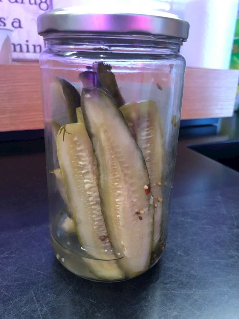 "Tip je prijavio da mu netko uzima tekućinu iz tegle krastavaca"