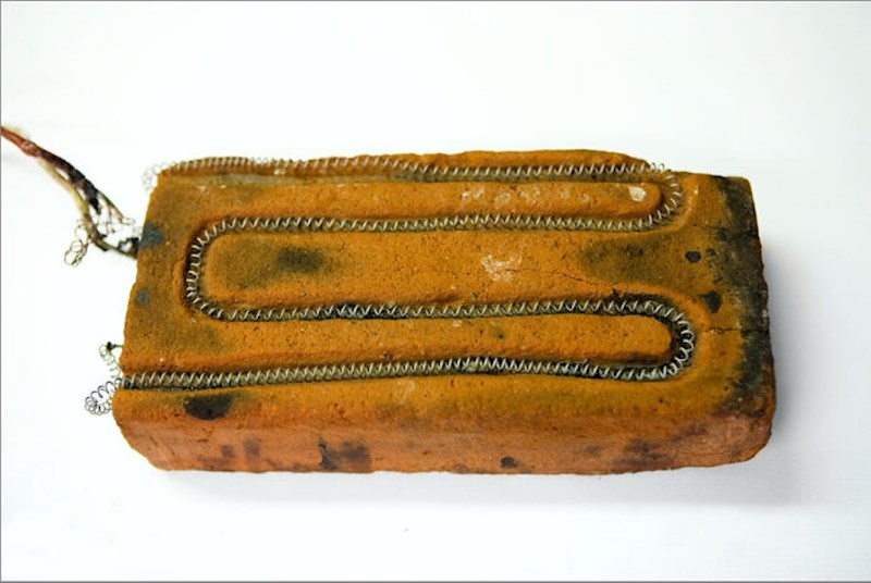 Opeka na kojoj zatvorenici podgrijavaju hranu