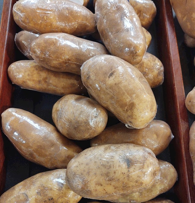 Cijeli planet smanjuje plastiku, a onda se netko sjeti pakirati svaki krumpir posebno...