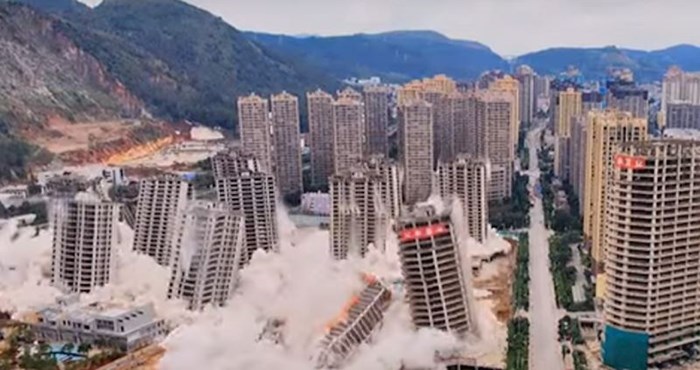 Pogledajte trenutak kada je 15 nebodera u Kini sravnjeno sa zemljom; razlog će vas zaprepastiti
