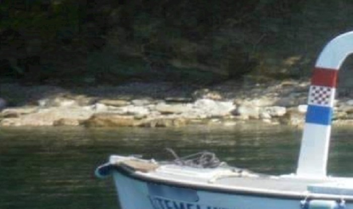 Ekipa na Fejsu umire od smijeha na ime koje je neki tip dao svom čamcu; ovo je hit!