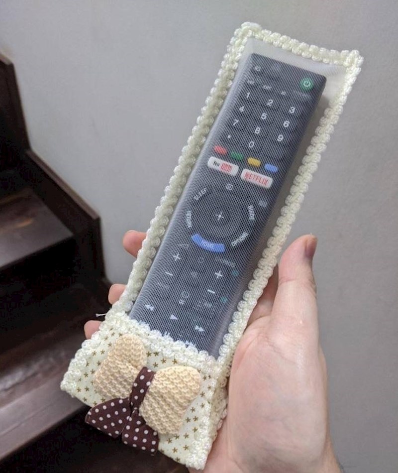 Ukrasila je i zaštitila daljinski upravljač