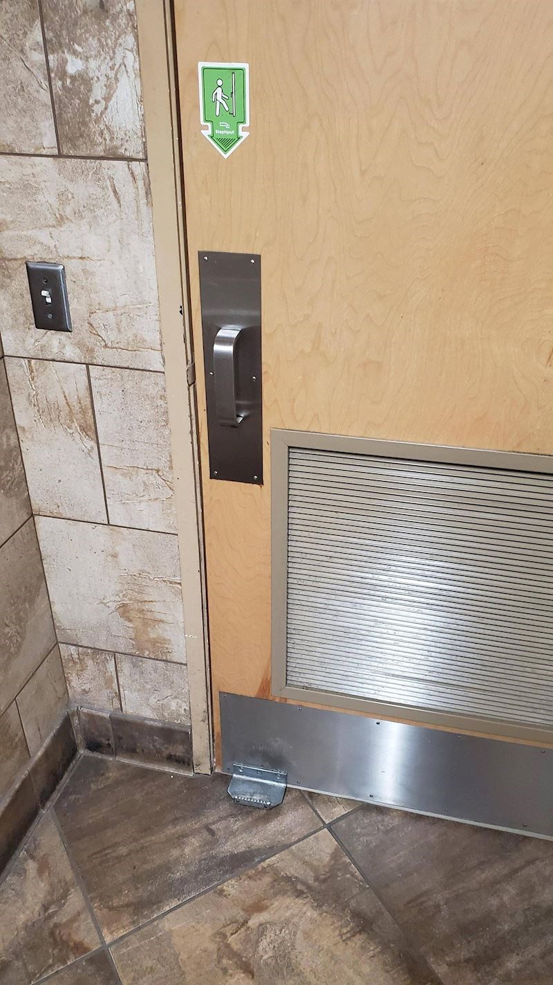 Ova vrata možete otvoriti i nogom