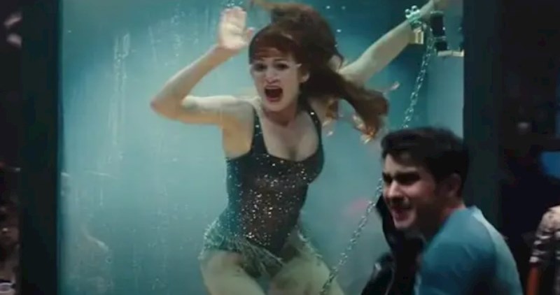 Isla Fisher se umalo utopila kada joj je lanac za oslobađanje zapeo za kostim tijekom snimanja jednog od mađioničarskih trikova u "Majstorima iluzije"