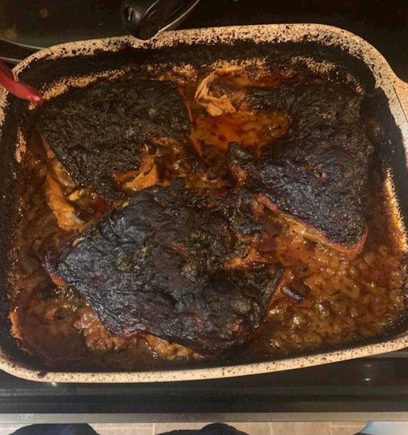 "Zamolila sam sestru da izvadi piletinu iz pećnice jer se idem tuširati. Pogodite kome je uništena večera"