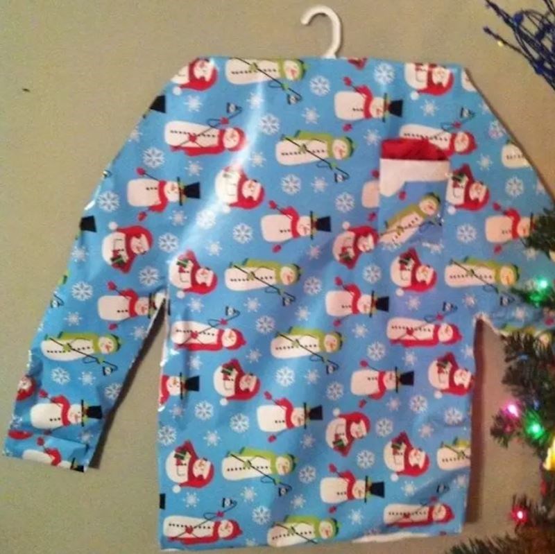 "Kako moj muž pakira poklone. Što li se krije ispod omota?"