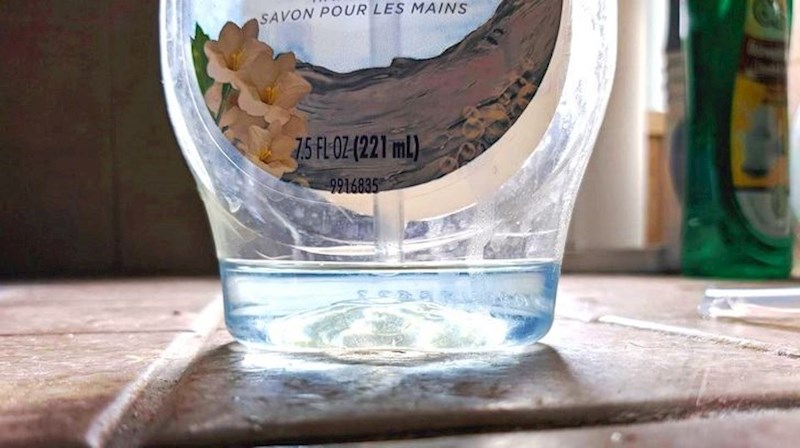 Ovo je za ispaliti. Pakiranje sapuna je takvo da ga nikada ne možete iskoristiti do kraja pomoću pumpice