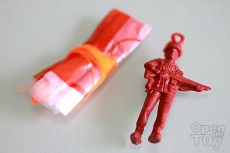 Jooj! Padobranci koji su letjeli cijelih metar i pol prije nego bi se zapetljali!