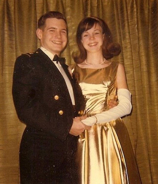 "Mama i tata na maturalnom plesu 1968."
