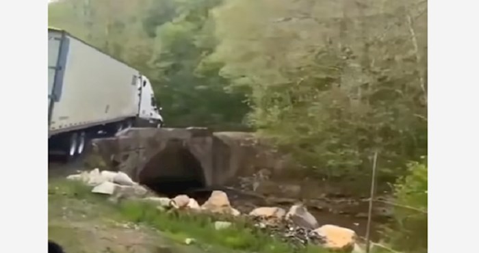 Ovaj kamion sama je sreća spasila od sigurne tragedije