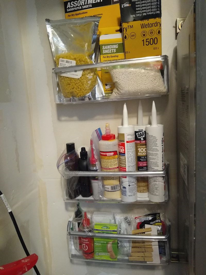 Stari hladnjak iskoristite kao policu u ostavi