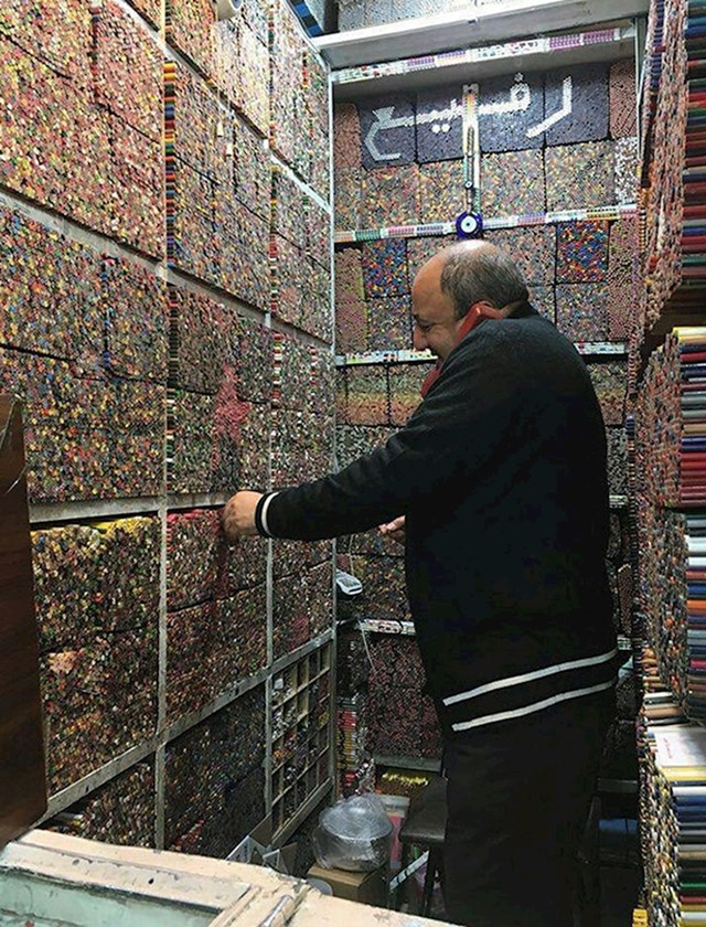 Prodavaonica olovki u Teheranu, Iran