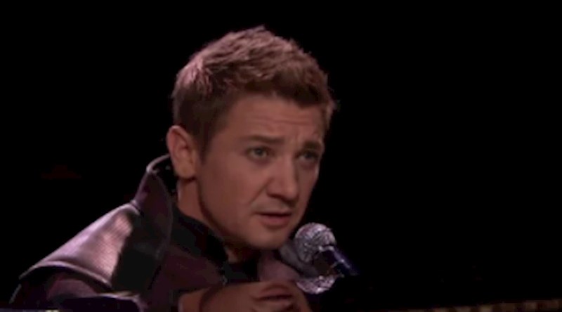 Avenger Jeremy Renner bio je zvijezda spota "Trouble" pjevačice Pink iz 2003.