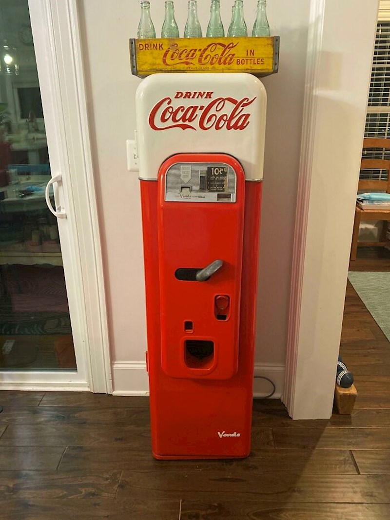 Jedan od prvih automata za prodaju pića
