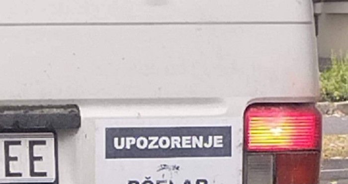 Upozorenje na kombiju jednog pčelara oduševilo je ekipu na Fejsu, ovo morate vidjeti