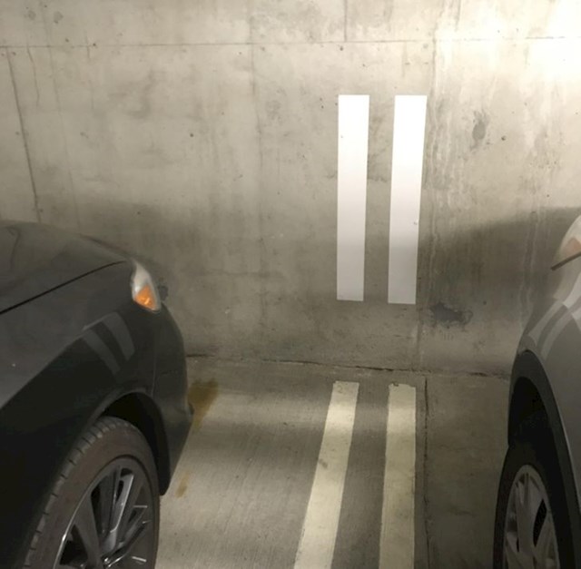 Odlična stvar koju bi trebala imati svaka garaža- oznake parkirnih mjesta nalaze se i na zidovima, ne samo na podu. Viđeno u više trgovačkih centara diljem svijeta