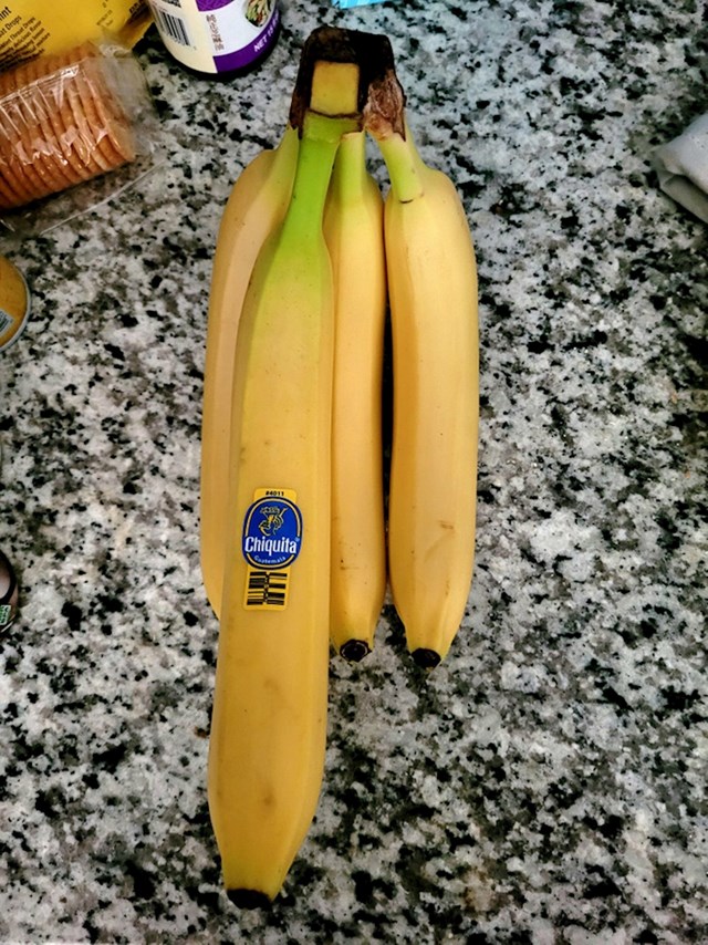 Kako je ova banana izrasla ovoliko veća?