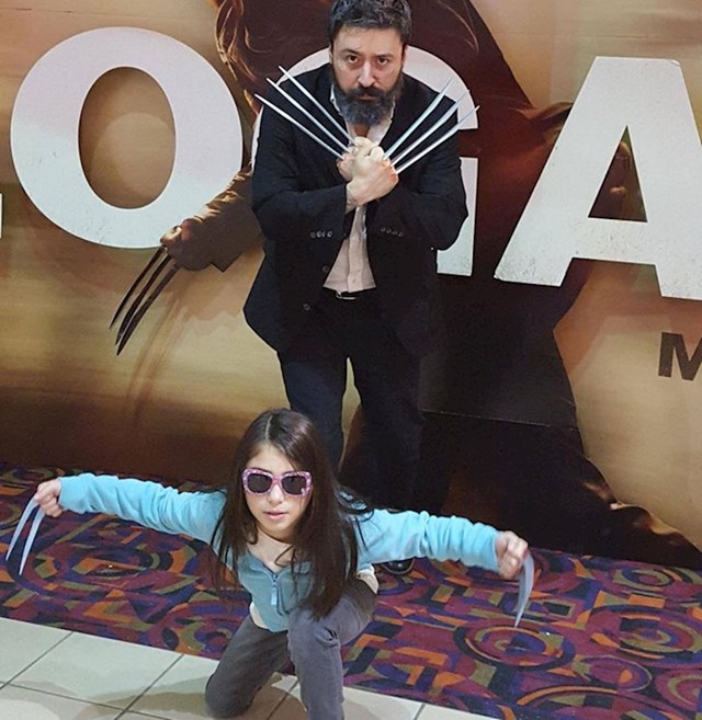 9. Tata i kćer su došli u kino ovako obučeni!