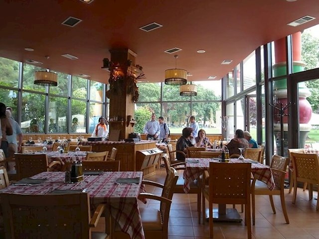 Kada te netko čeka u punom restoranu ili kafiću, a ti ne znaš gdje točno sjedi