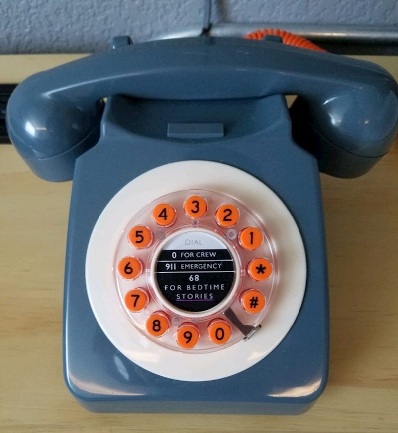 Hotel ima liniju na kojoj možete slušati priče za laku noć