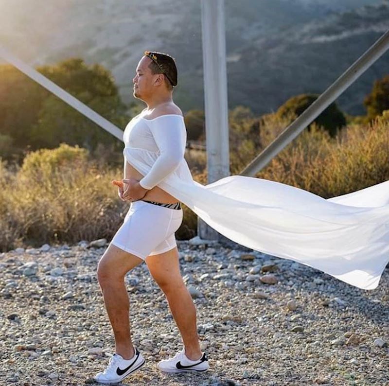 Žena je naručila outfit za trudnički photosession, ali joj nije pristajao. Bilo bi šteta da je propao...