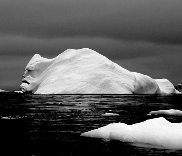 6. Tužna santa leda na Antartici