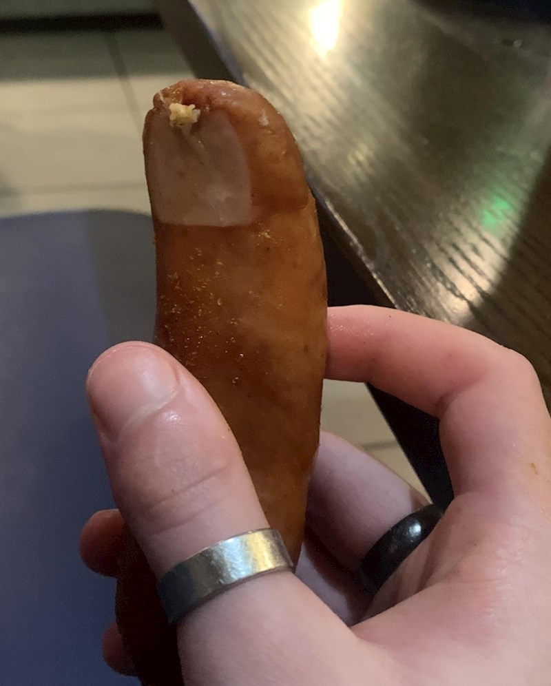 Kobasica koja izgleda kao prst