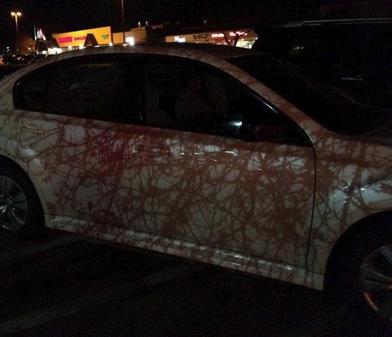 5. Ne, auto nije ovako obojano, ovo je sjena!