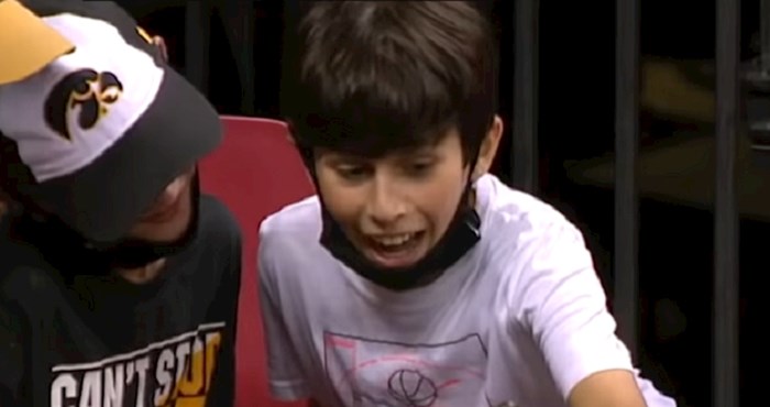 VIDEO Pogledajte preslatku reakciju dječaka na utakmici kada je shvatio da mu se ostvario san