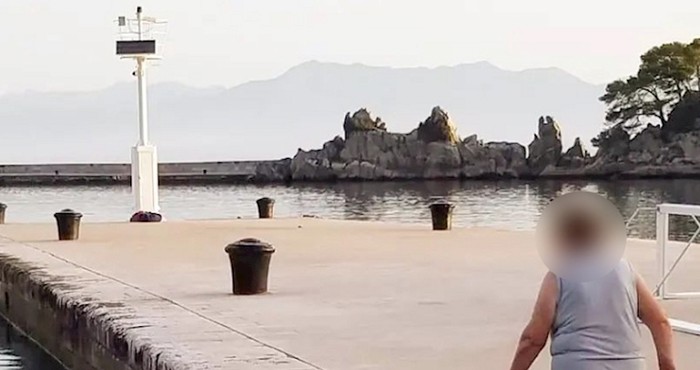 Simpatični prizor iz Trpnja širi se Fejsom, pogledajte što radi ova žena kada turisti odu