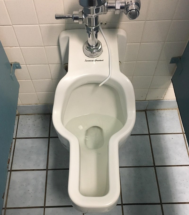 Stajaći zahod za žene