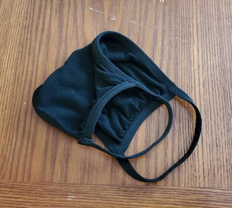 "Mama se izderala na mene jer mi je cura, navodno, ostavila gaćice na kuhinjskom pultu..."