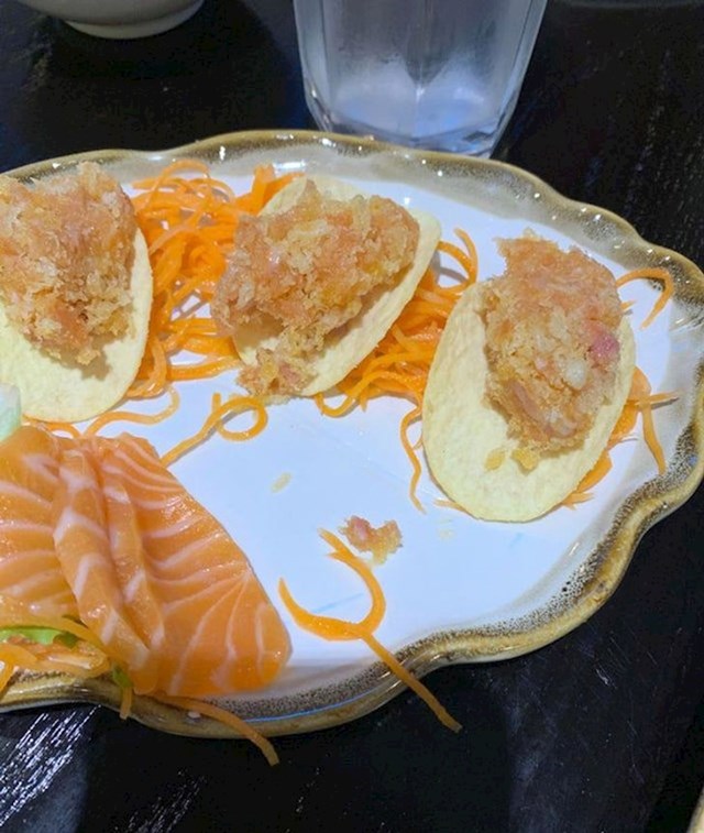 Slavni sushi bar poslužio nam je lososa na čipsu